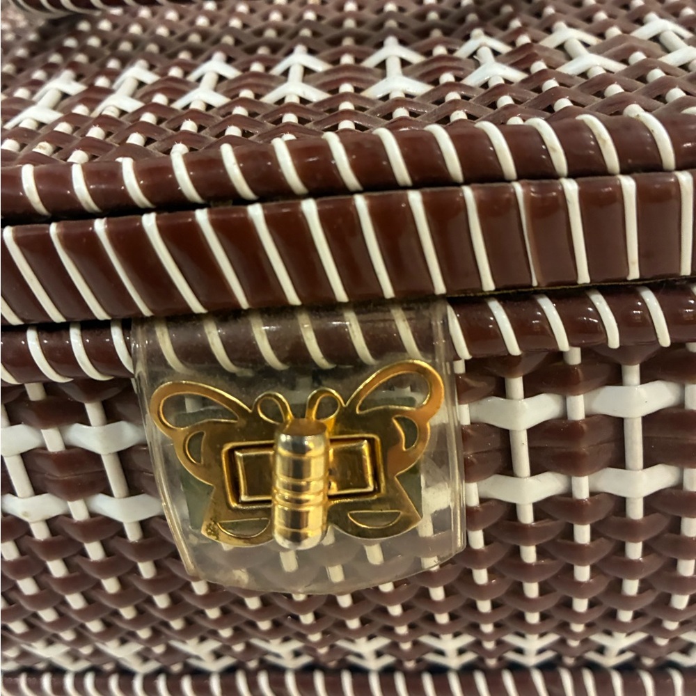 Plastic Woven sewing Tote Brown/White Woven Wicker butterfly clasp Satin Lining